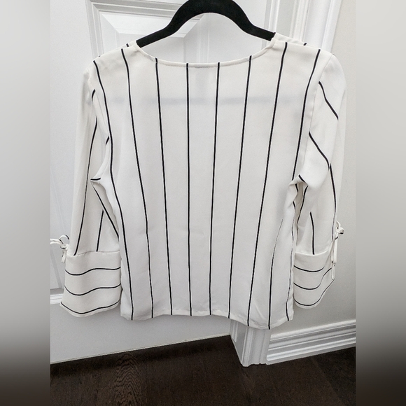 Women's blouse - Picture 6 of 6